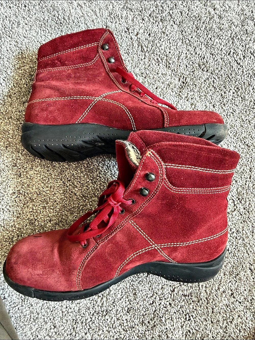 La Canadienne Red Suede Fur Lined Winter Boots Size 8